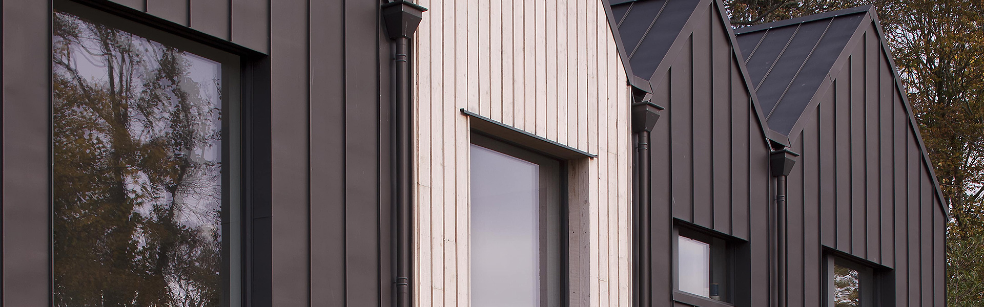 External 21 Degrees windows in a house